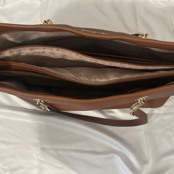 Micheal kors camel tote bag - Picture 3 of 3